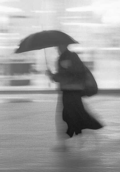 Wie ein Schatten geht der Mensch einher